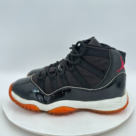 Nike Air Jordan 11 Retro Playoffs Bred Youth Size 5.5Y Women 7 Black White Shoes - Picture 1 of 11